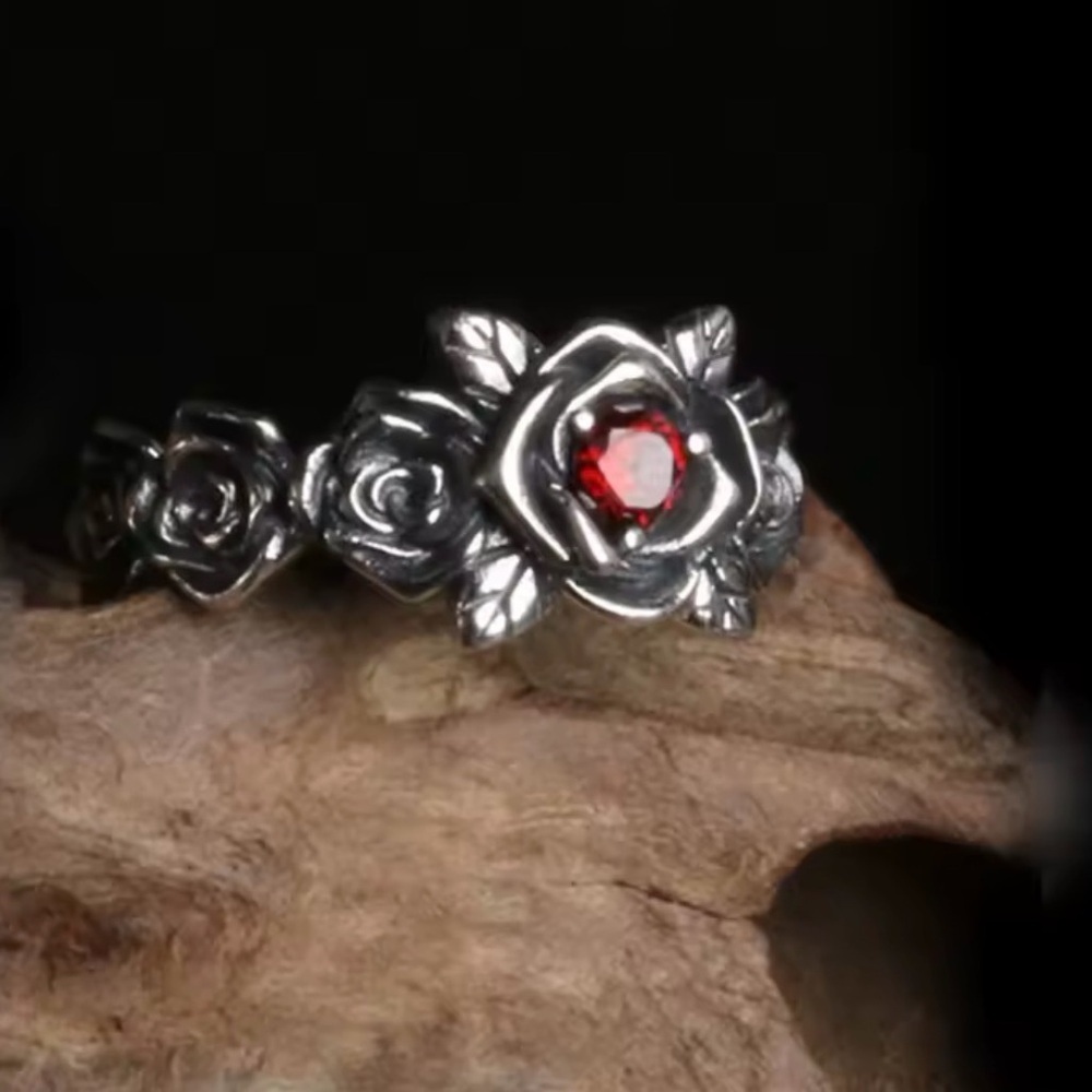 Silver Floral Ring With Red Gemstone. - Picture 4 of 6